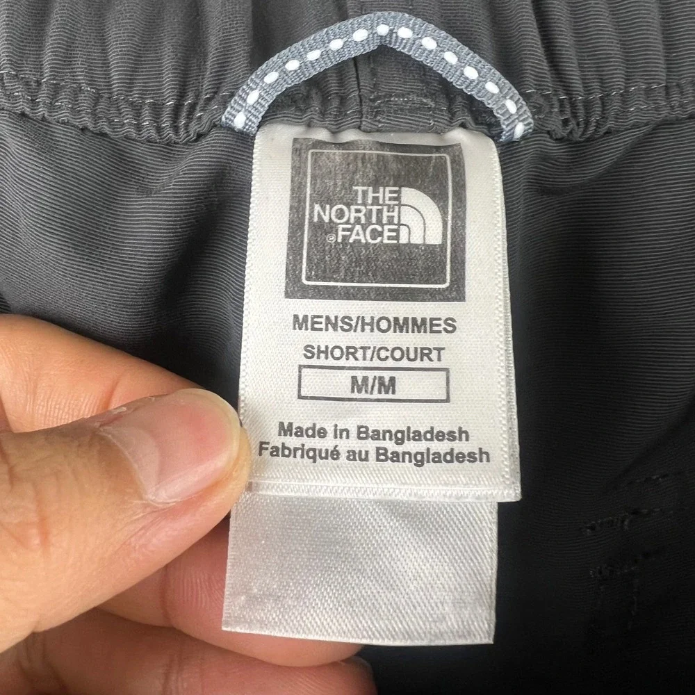 The North Face Mens Convertible Cargo Hiking Pants Dark Gray Size Medium Short